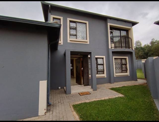 3 BEDROOM HOUSE FOR SALE IN MAGALIESBERG COUNTRY ESTATE